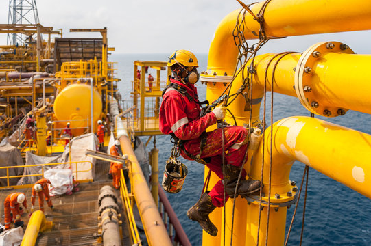 Offshore oil rig platform